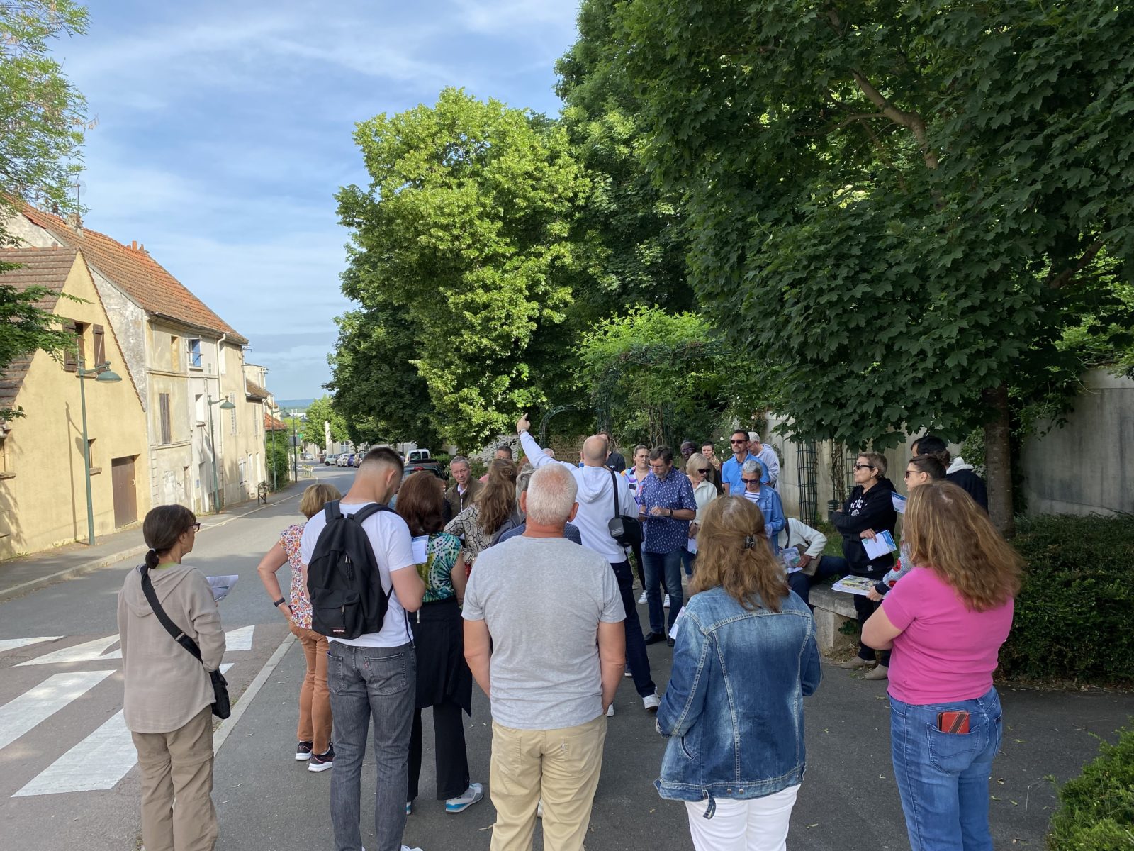 Mai 2022 : dans le cadre de la concertation, pendant la balade urbaine des questions posées, des réponses apportées.